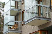 Фото 12 Остекление балконов с выносом: современные способы и технологии