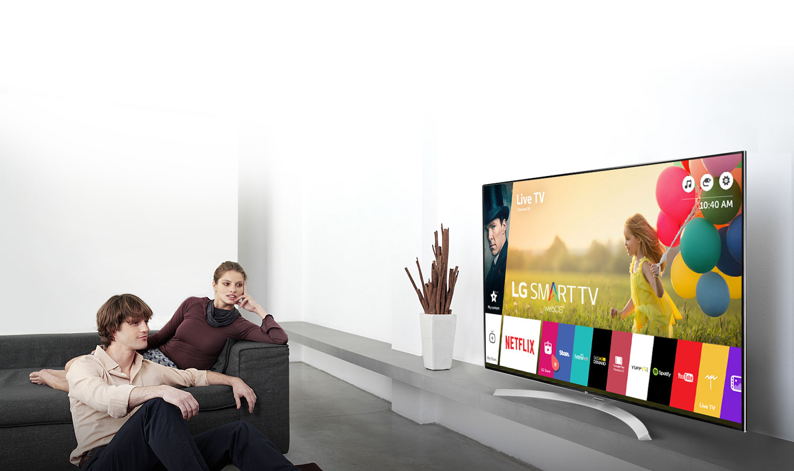 Какой телевизор со смарт тв лучший. Телевизор LG Smart TV. Телевизор LG Smart TV 2017. Телевизор LG Smart TV banner. Реклама на телевизорах LG Smart TV.