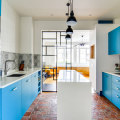 Голубая кухня (115+ фото небесных интерьеров): стильный дизайн для бело-голубых и серо-голубых кухонь фото
